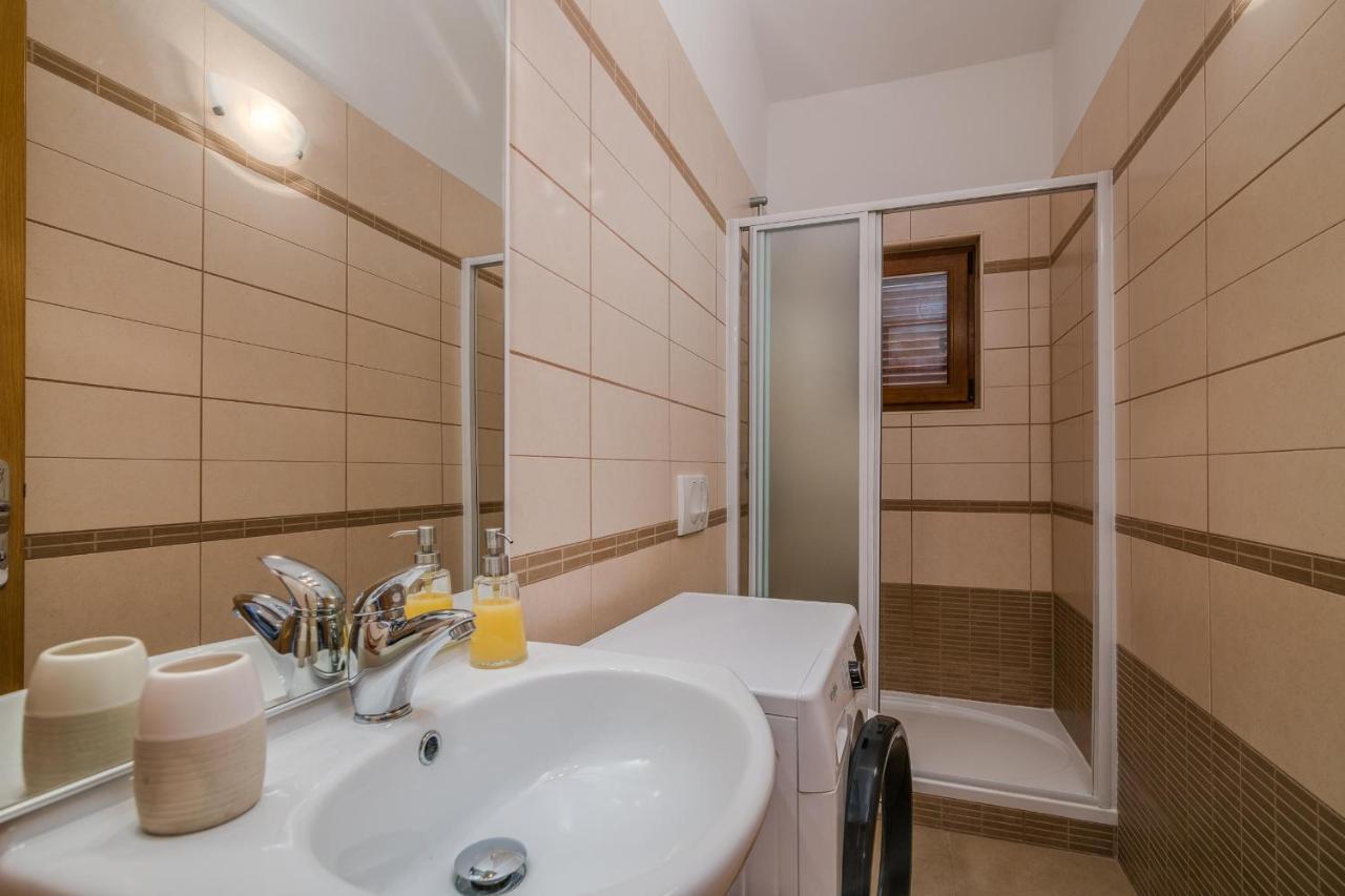 Apartments Celeste กลิมโน ภายนอก รูปภาพ